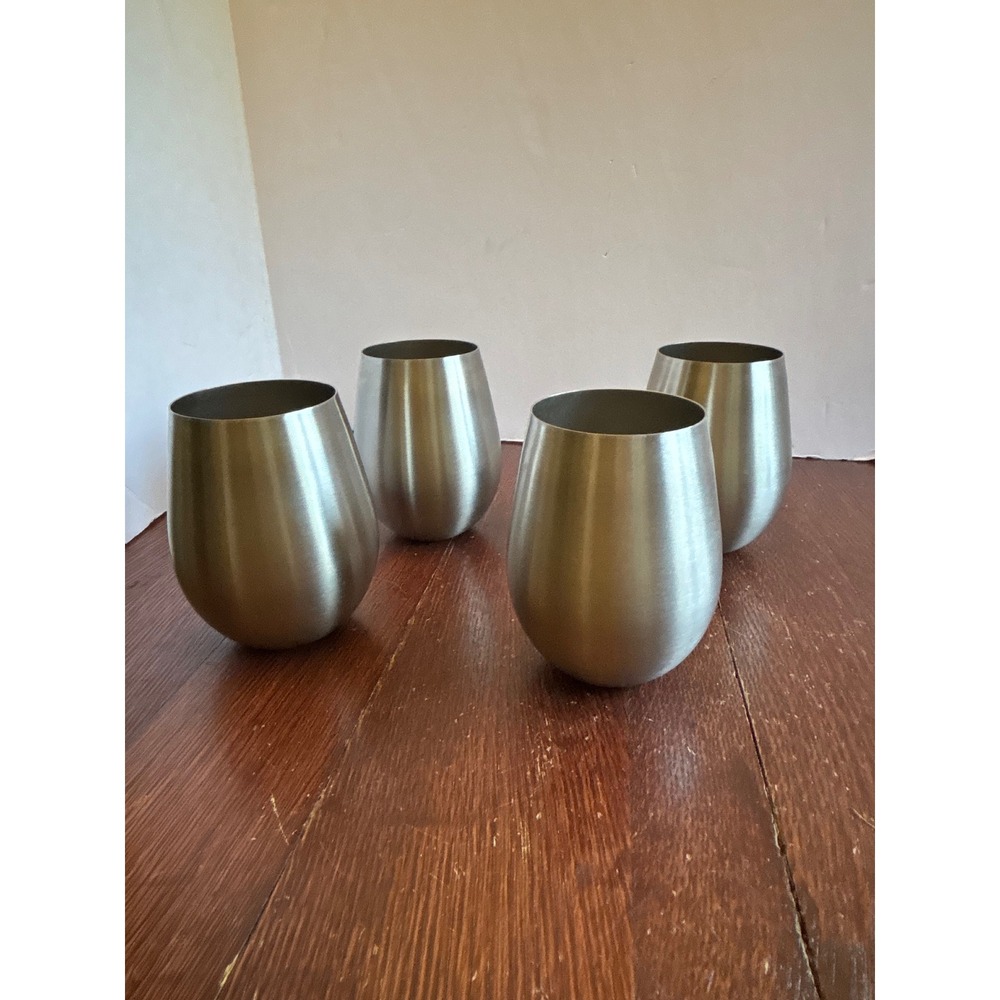 FineDine Stainless Steel Stemless Wine Glasses Set 4 Silver Metal Tumblers 18/8